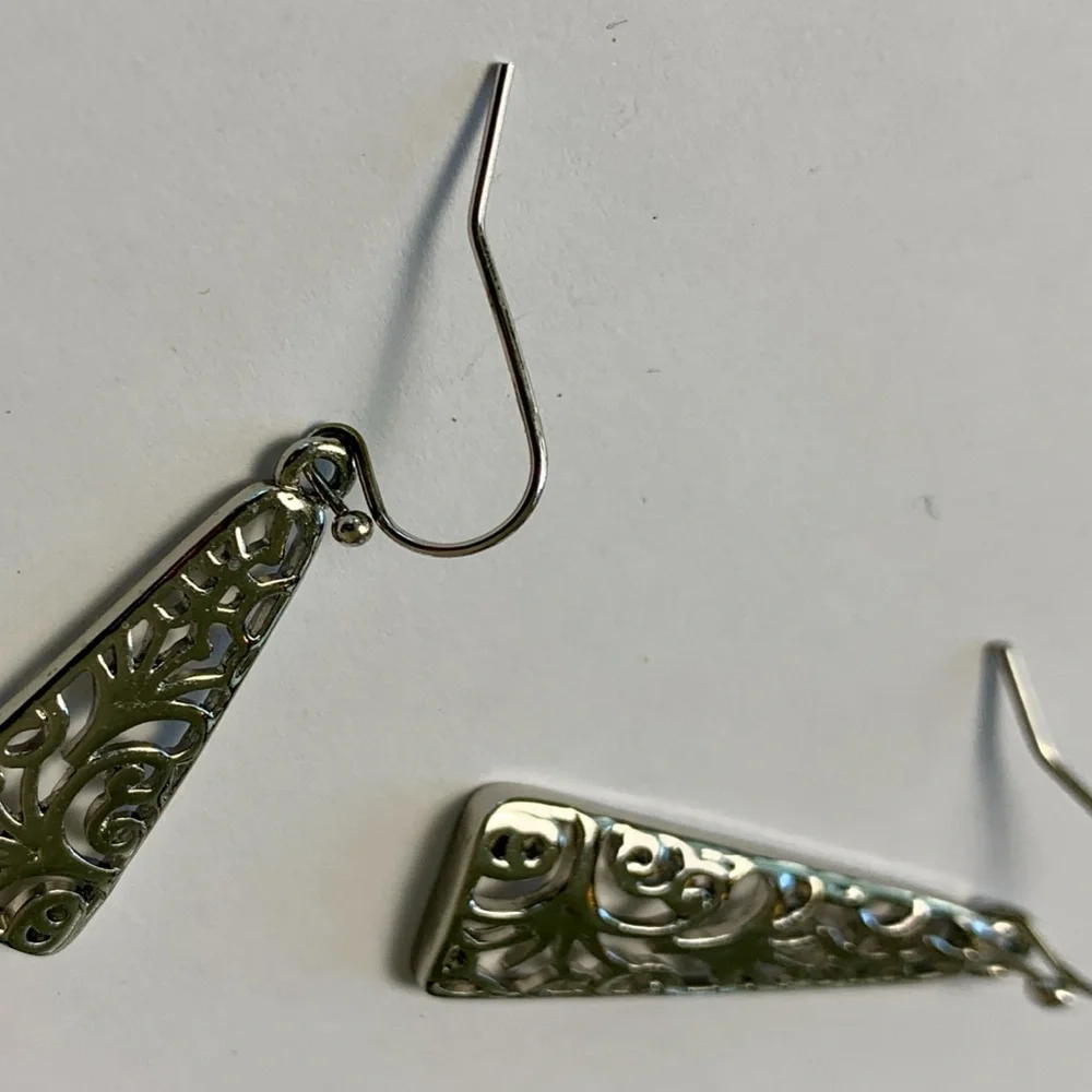 Lia Sophia earrings Silver dangle cut out style - Picture 5 of 9